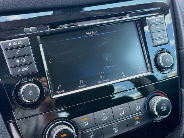 Used 2019 Black Nissan S image 14