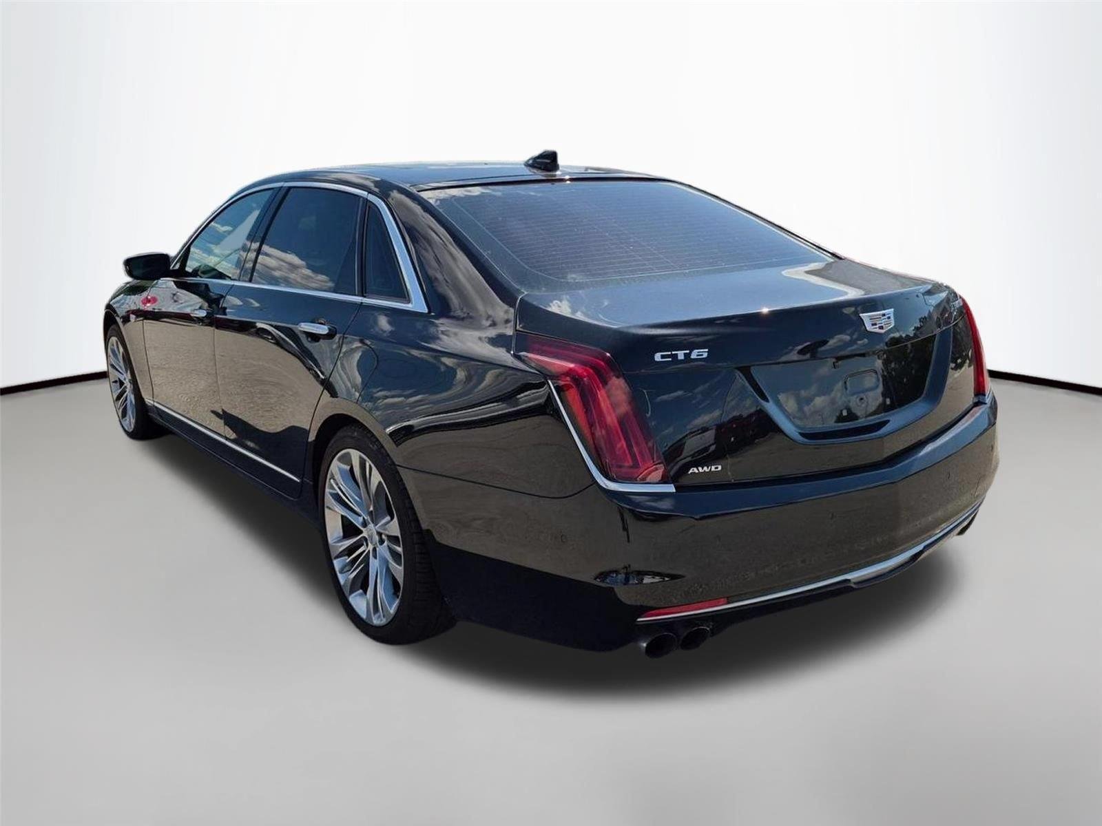 Used 2018 Stellar Black Metallic Cadillac Platinum AWD image 7