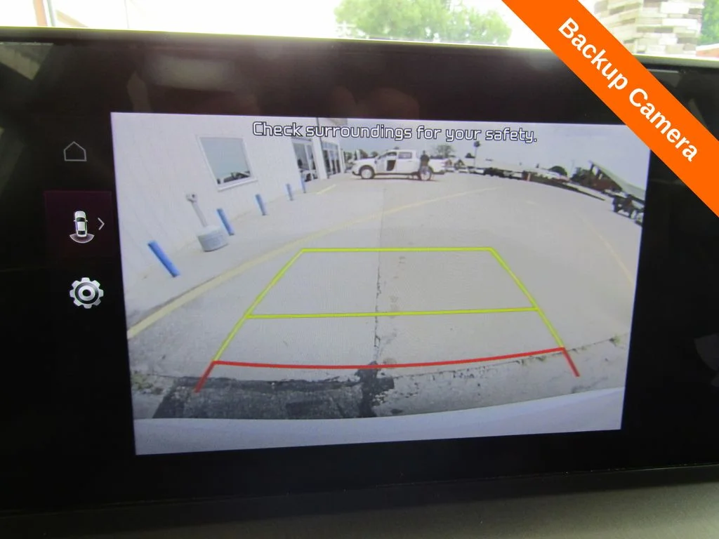 Used 2025 White Kia S image 15