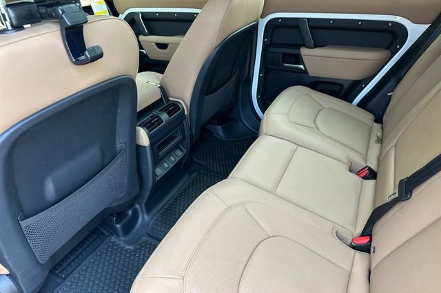New 2026 White Land Rover X-Dynamic SE image 11