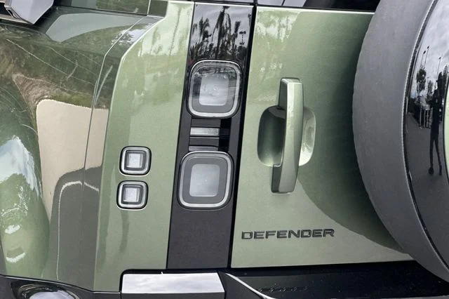 New 2026 Woolstone Green Land Rover X image 26