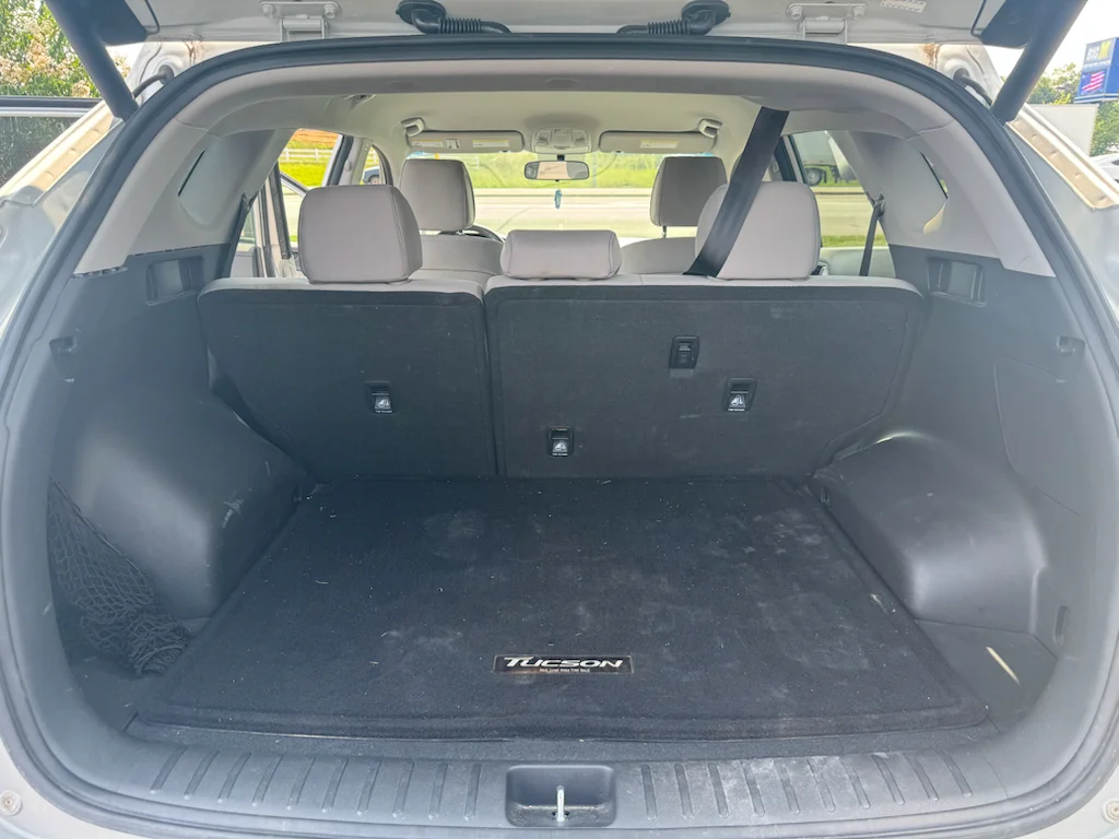 Used 2017 Molten Silver Hyundai Sport image 3