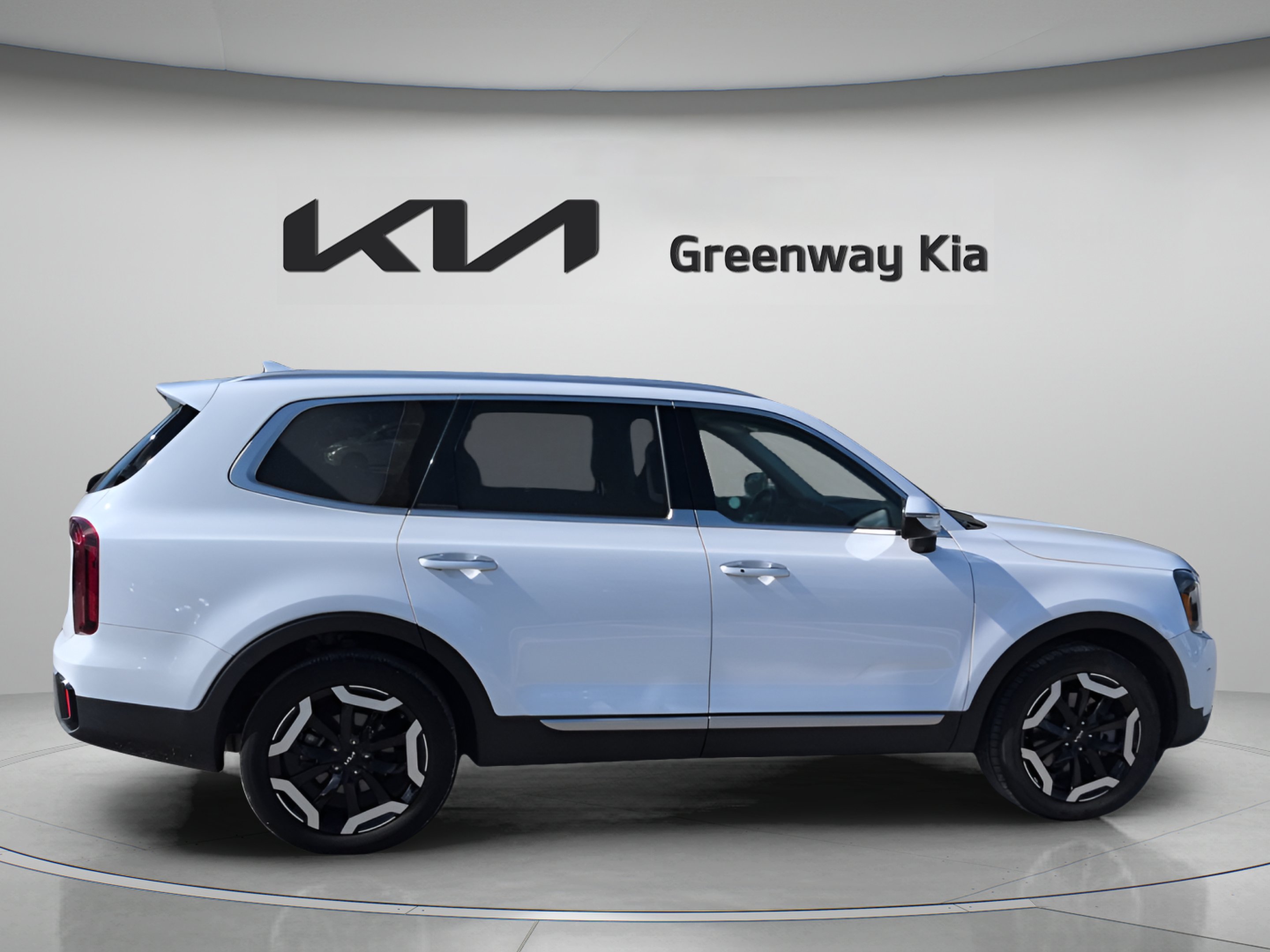 Certified Used 2025 Glacial White Pearl Kia S image 9