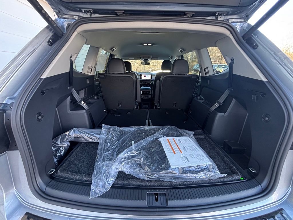New 2026 Silver Volkswagen 2.0T SE w/Technology image 23