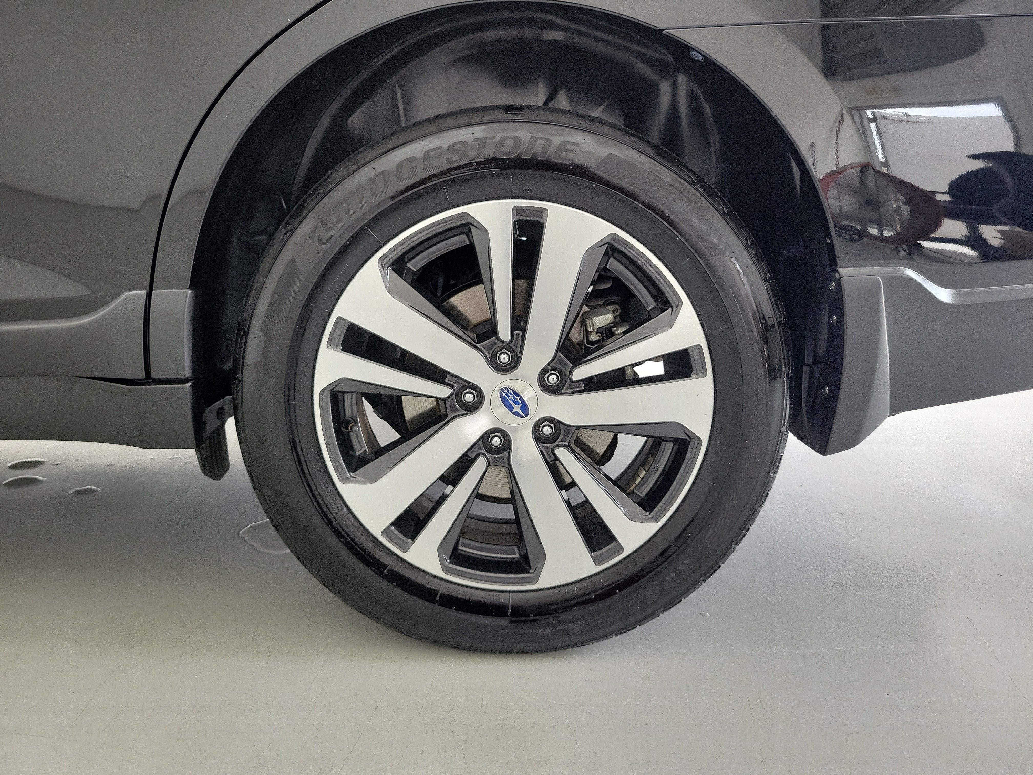 Used 2018 Crystal Black Pearl Subaru 3.6R image 13