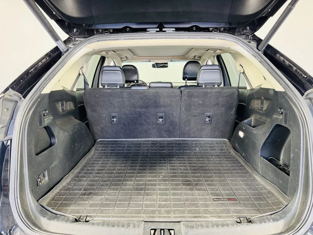 Used 2019 Black Ford SEL image 27
