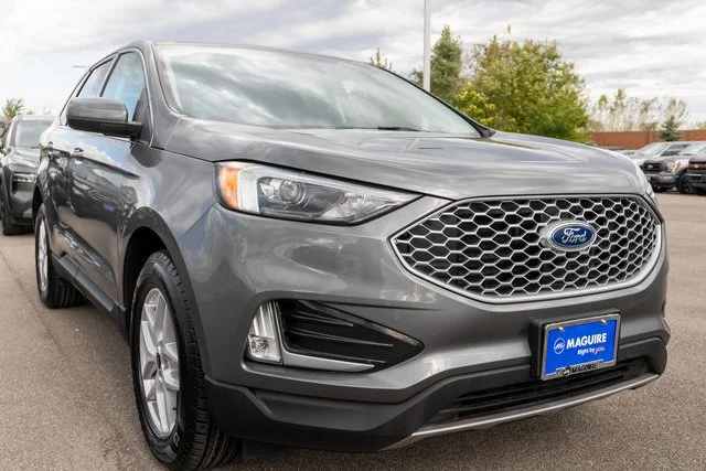 Used 2023 Gray Ford SEL image 4