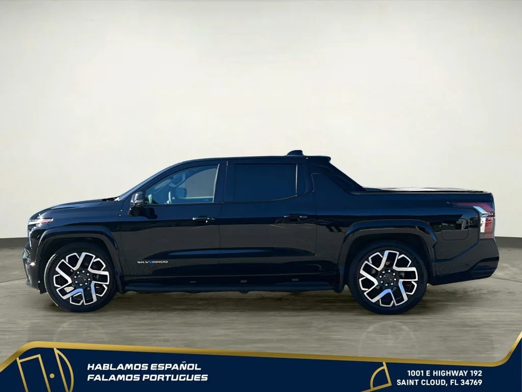 Used 2025 Black Chevrolet RST - Max Range image 3