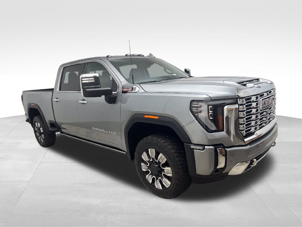 Used 2025 Silver GMC Denali image 7