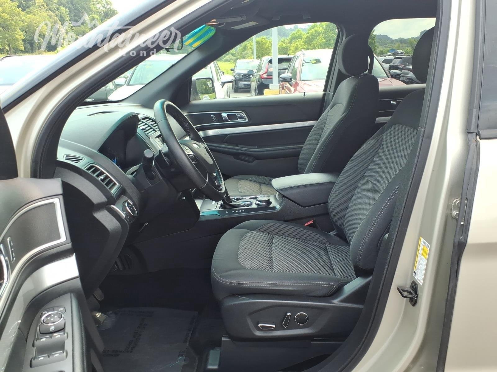 Used 2017 White Gold Ford XLT image 14