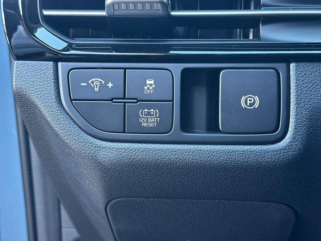 New 2027 Blue Kia S image 8