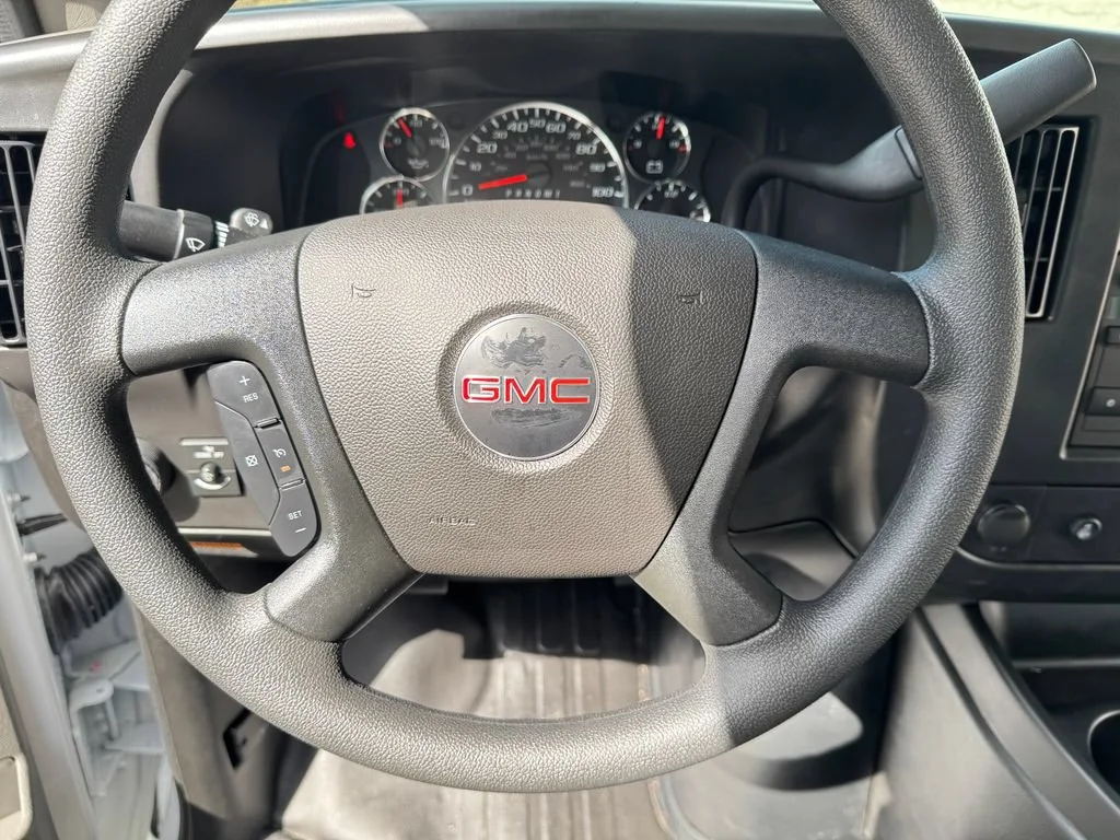 New 2026 Summit White GMC 1WT image 12
