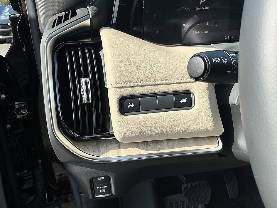 2026 Nissan Armada Platinum - Photo 11