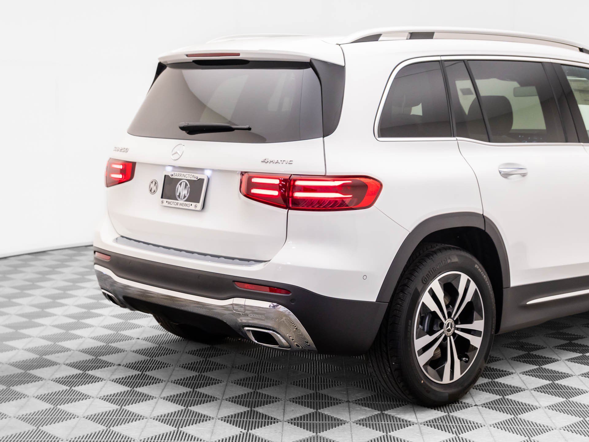 New 2026 White Mercedes-Benz GLB 250 image 35