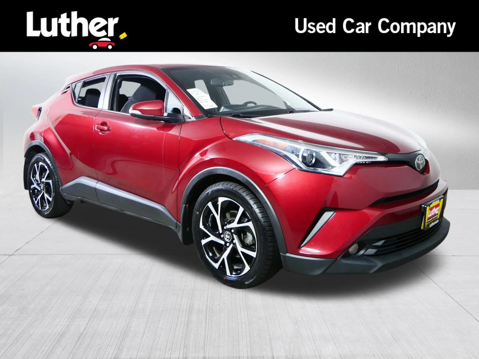 2018 Toyota C-HR XLE Premium's photo