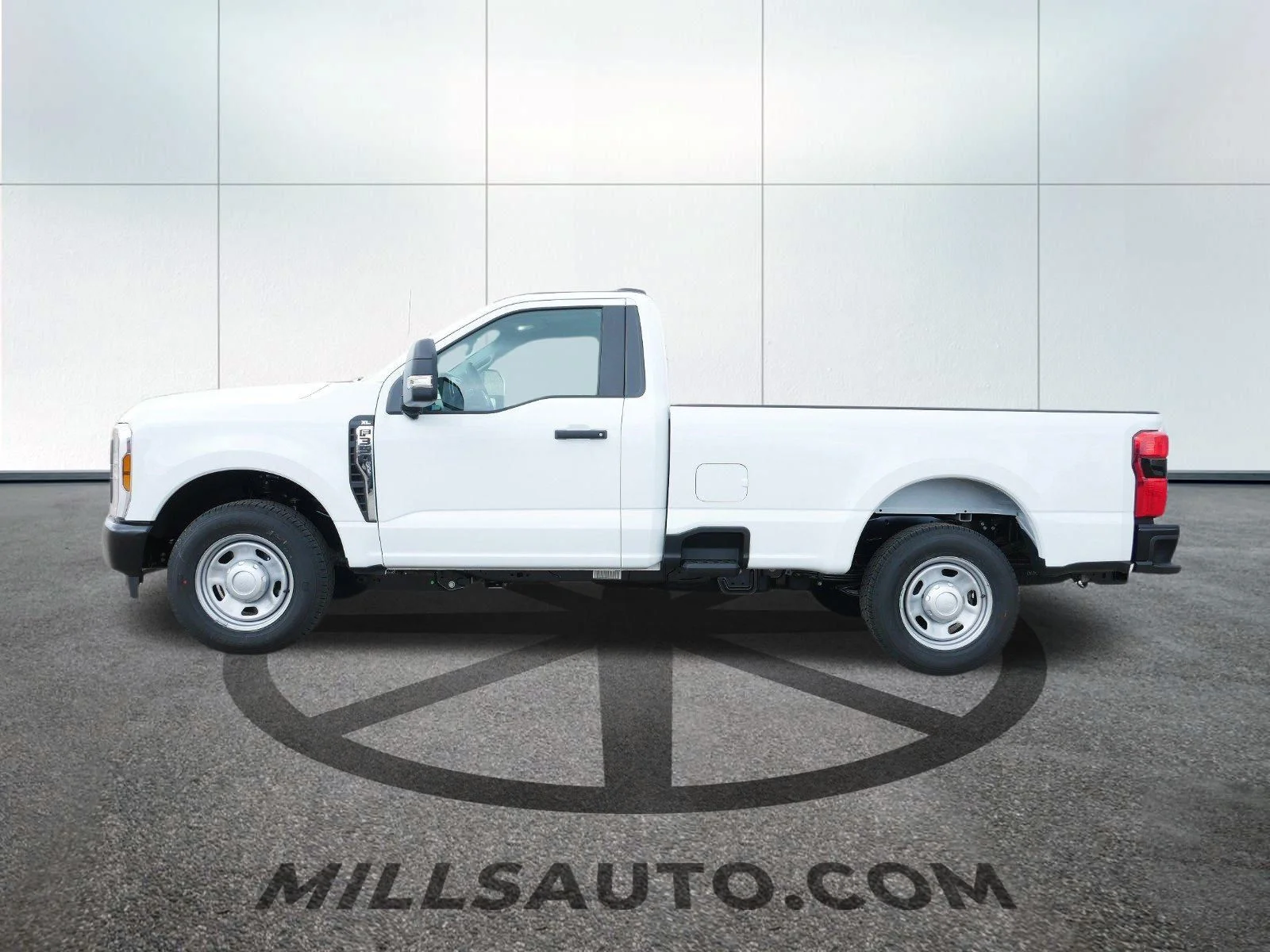 New 2024 Oxford White Ford F-350® XL image 8
