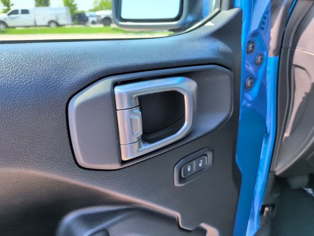 New 2026 Hydro Blue Pearl-Coat Exterior Paint Jeep Sport image 14