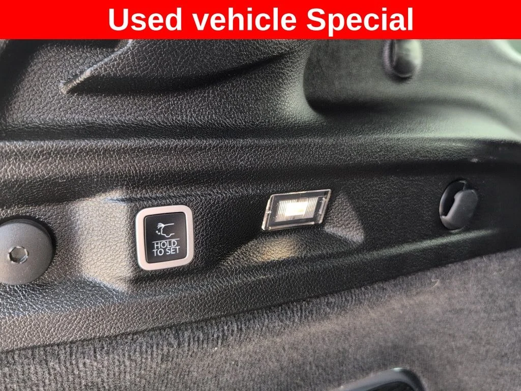 Used 2022 Silver Jeep Overland image 26