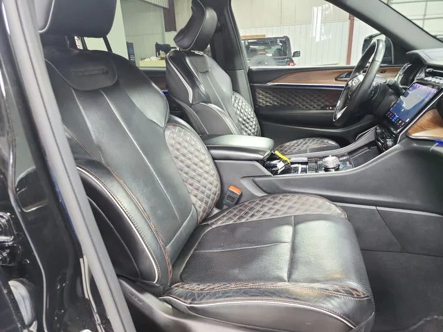 Used 2024 Black Jeep Summit image 33