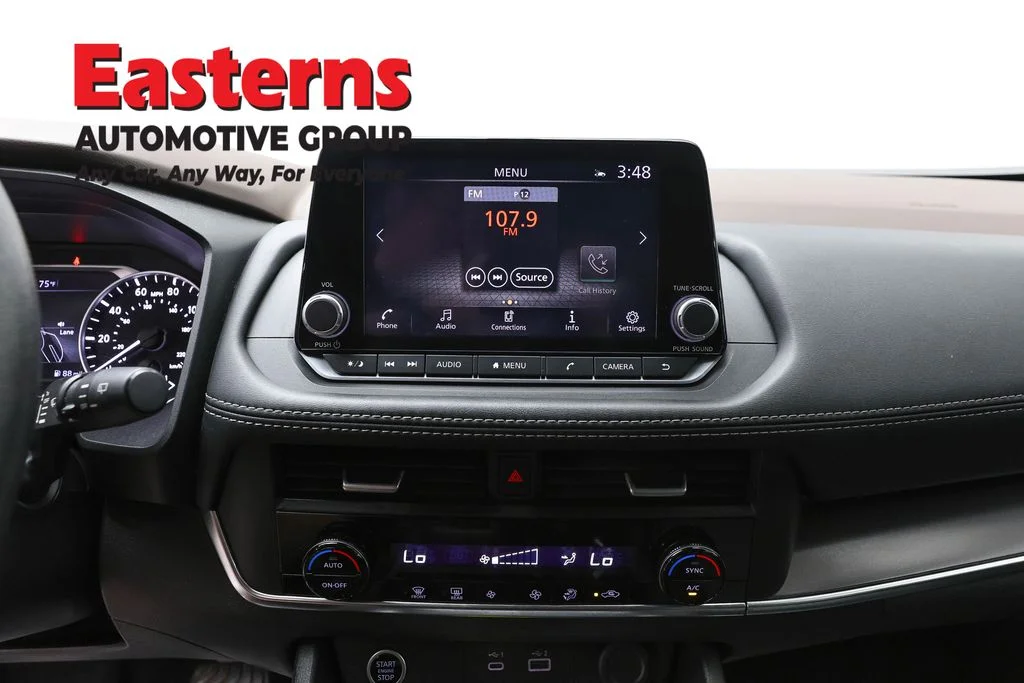 Used 2023 Gray Nissan SV image 11