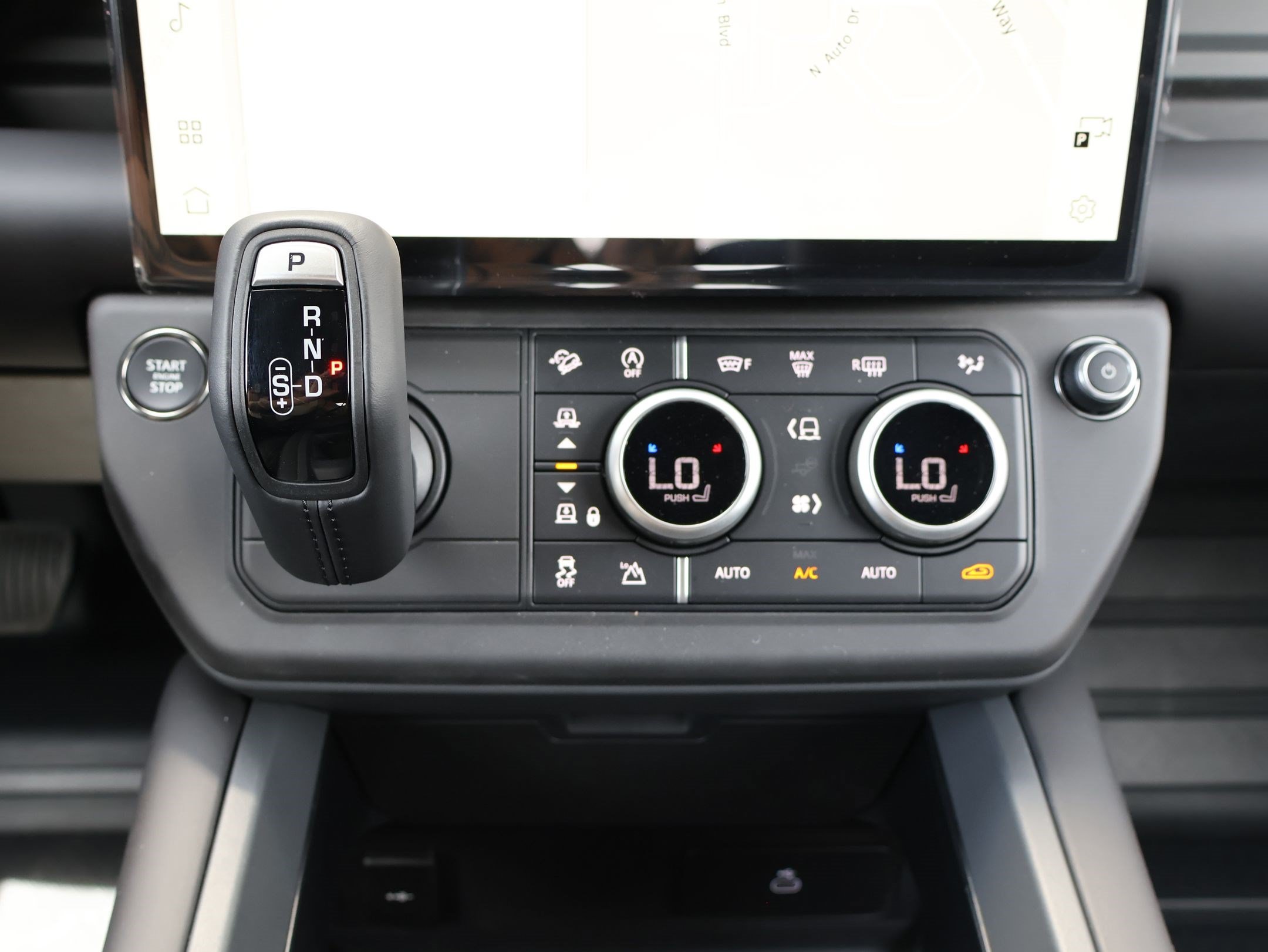 New 2026 Fuji White LAND ROVER P400 X-Dynamic SE image 14