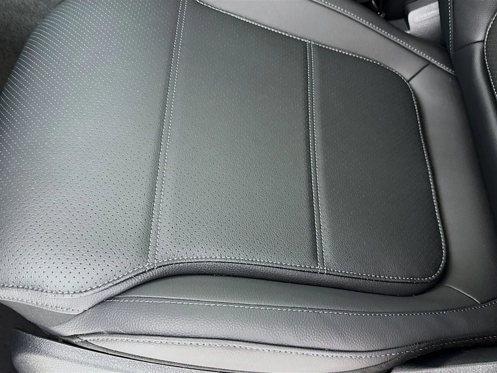New 2026 Black Mercedes-Benz GLC 300 image 21