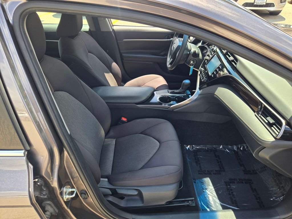 Used 2020 Gray Toyota LE image 10