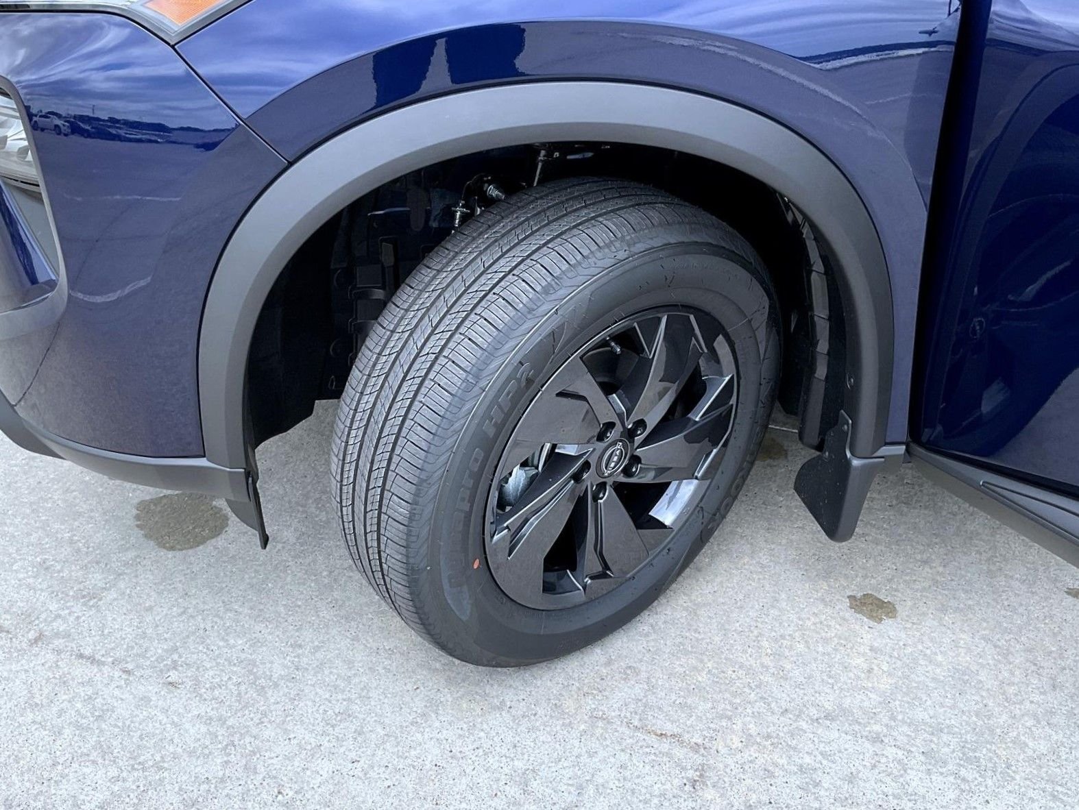 New 2026 Deep Ocean Blue Pearl Nissan SV image 24