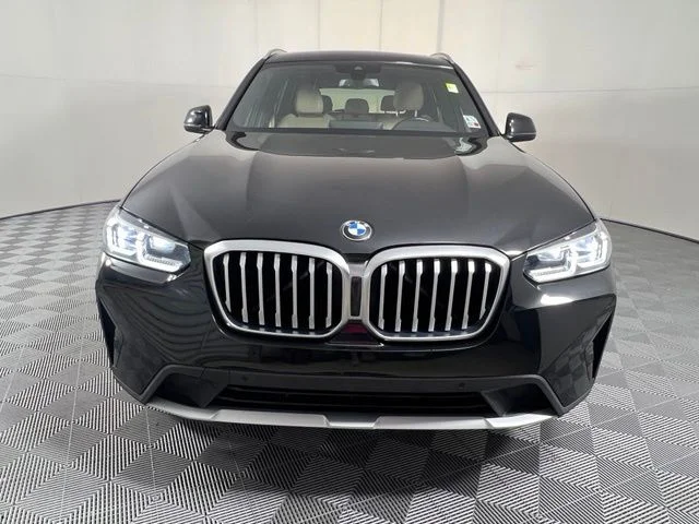 Used 2022 Black BMW sDrive30i image 2