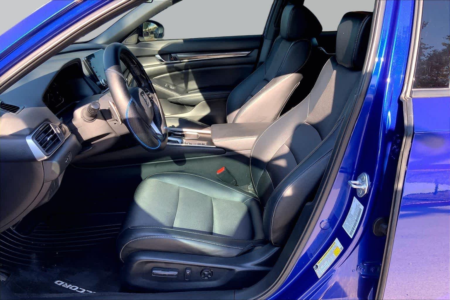 Used 2021 Still Night Pearl Honda Sport image 8