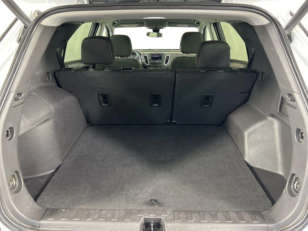 Used 2024 Summit White Chevrolet LT image 21