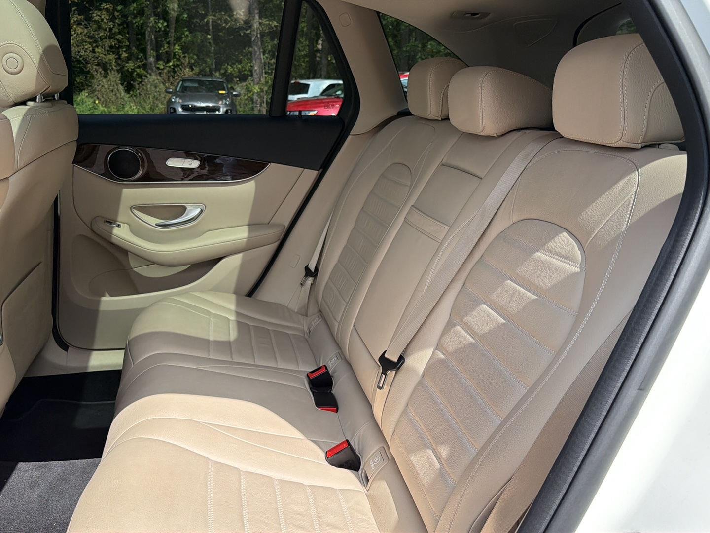 Used 2021 Polar White Mercedes-Benz GLC 300 image 14
