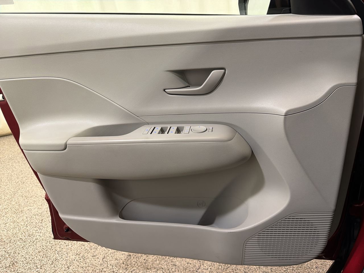 2025 Hyundai Kona SEL - Photo 17