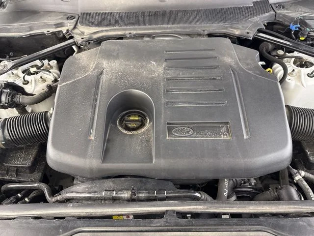 Used 2023  Land Rover S R-Dynamic image 17