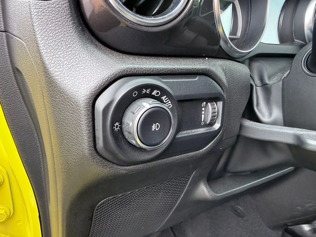 Used 2023 Yellow Jeep Rubicon 392 image 28