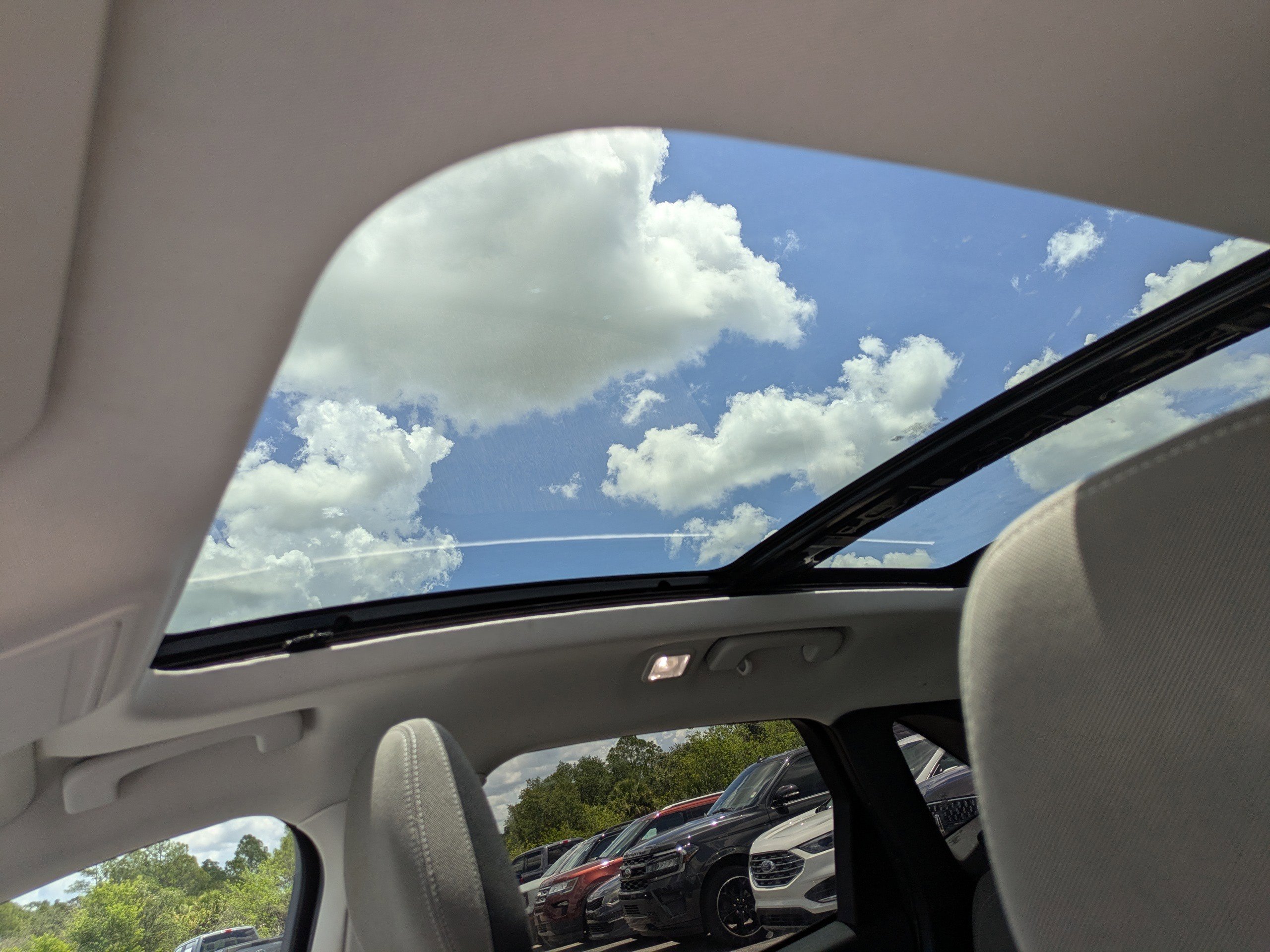 Used 2022  Ford SE image 20