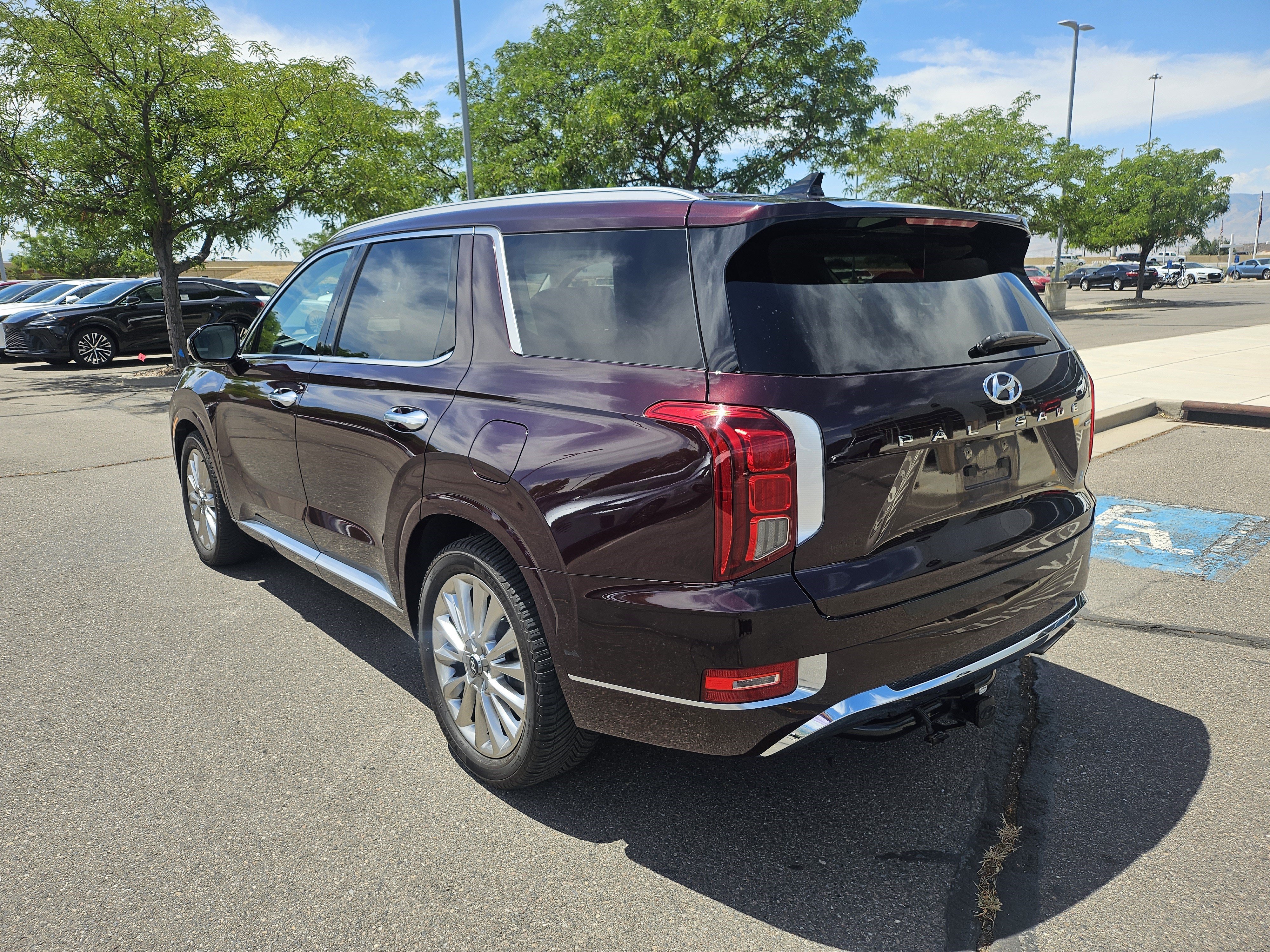 Used 2020 Sierra Burgundy Hyundai Limited image 8