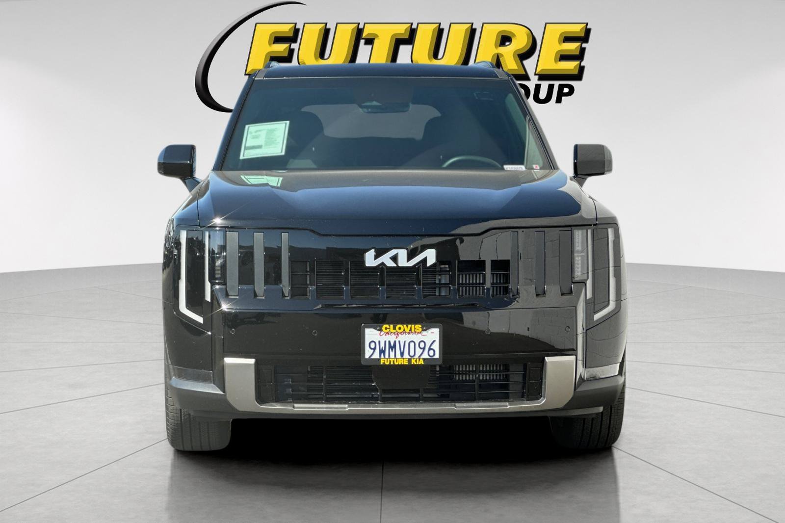 Used 2027 Black Kia S image 9
