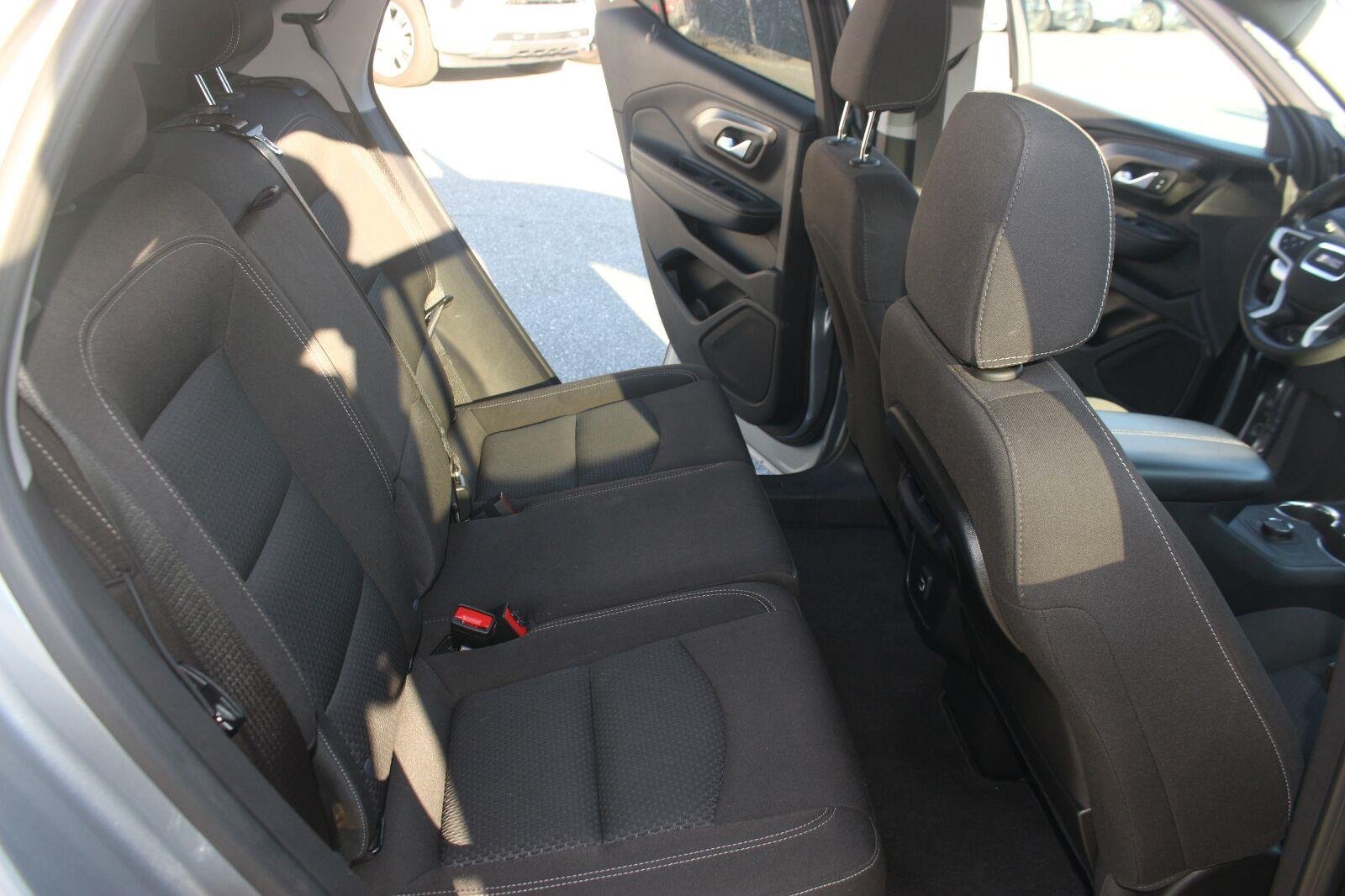 Used 2024 Sterling Metallic GMC SLE image 36