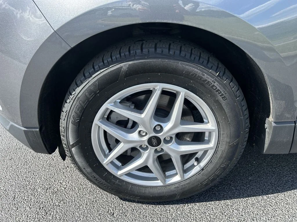 Used 2023 Gray Ford SEL image 16