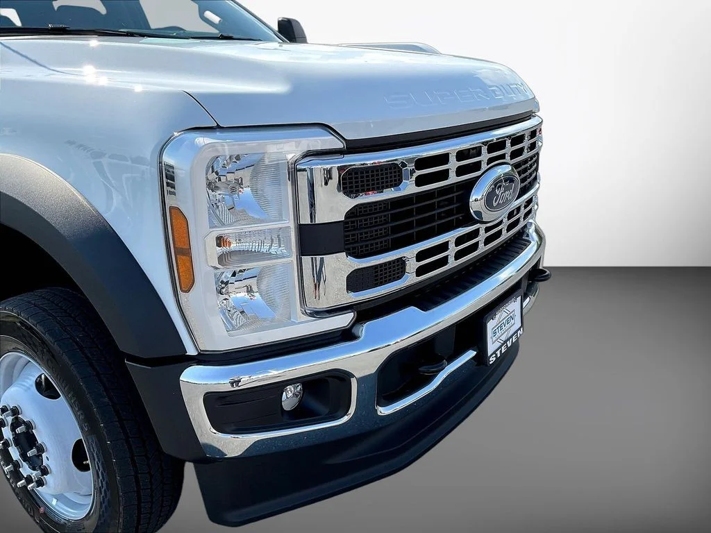 New 2026 Oxford White Ford F-450® XL image 37