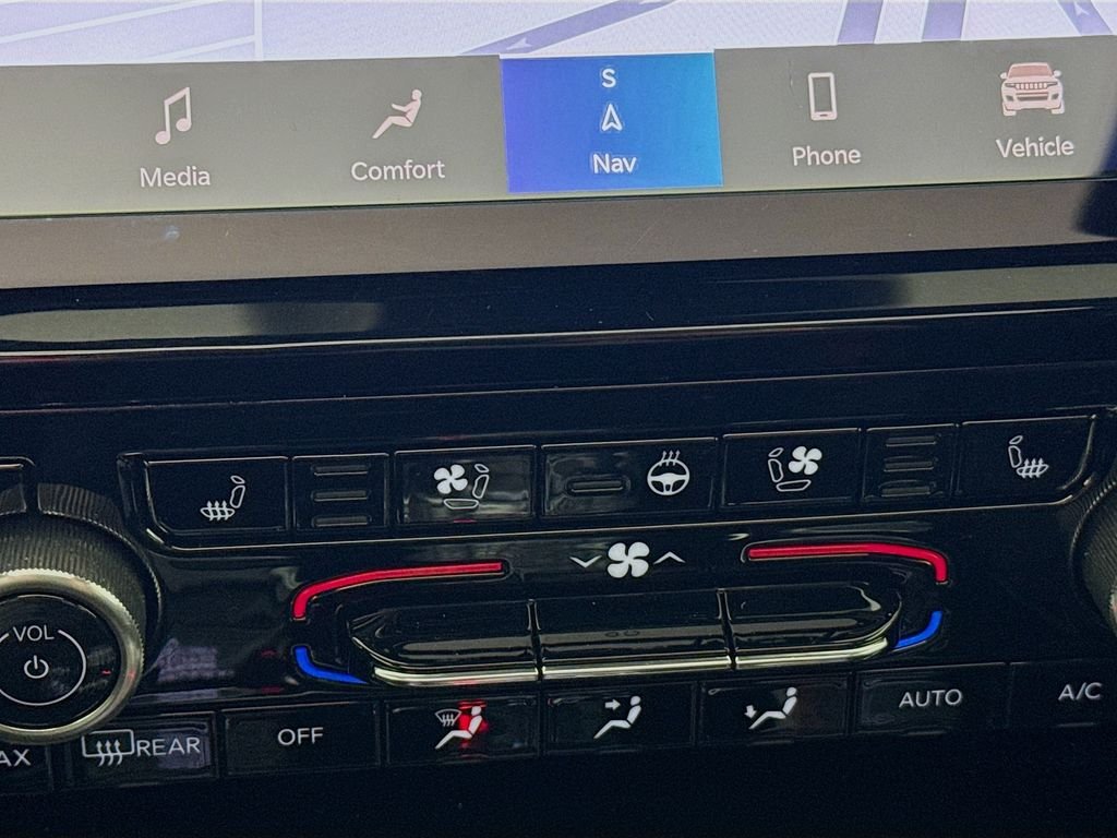 Used 2021 Black Jeep Overland image 22