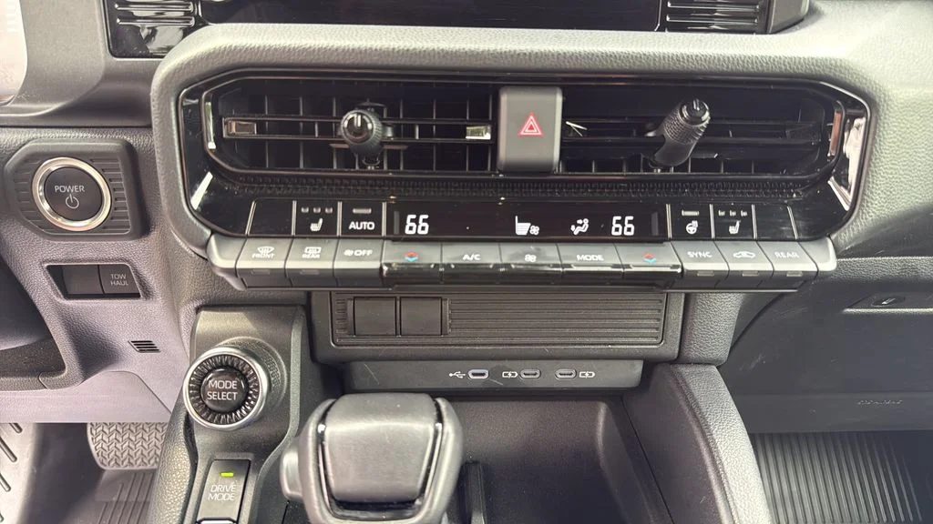 Used 2025  Toyota 1958 image 27