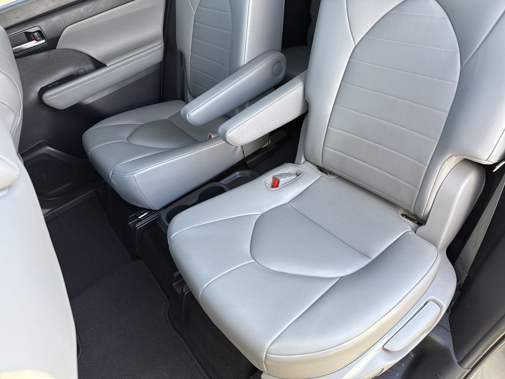 2021 Toyota Highlander XLE - Photo 29