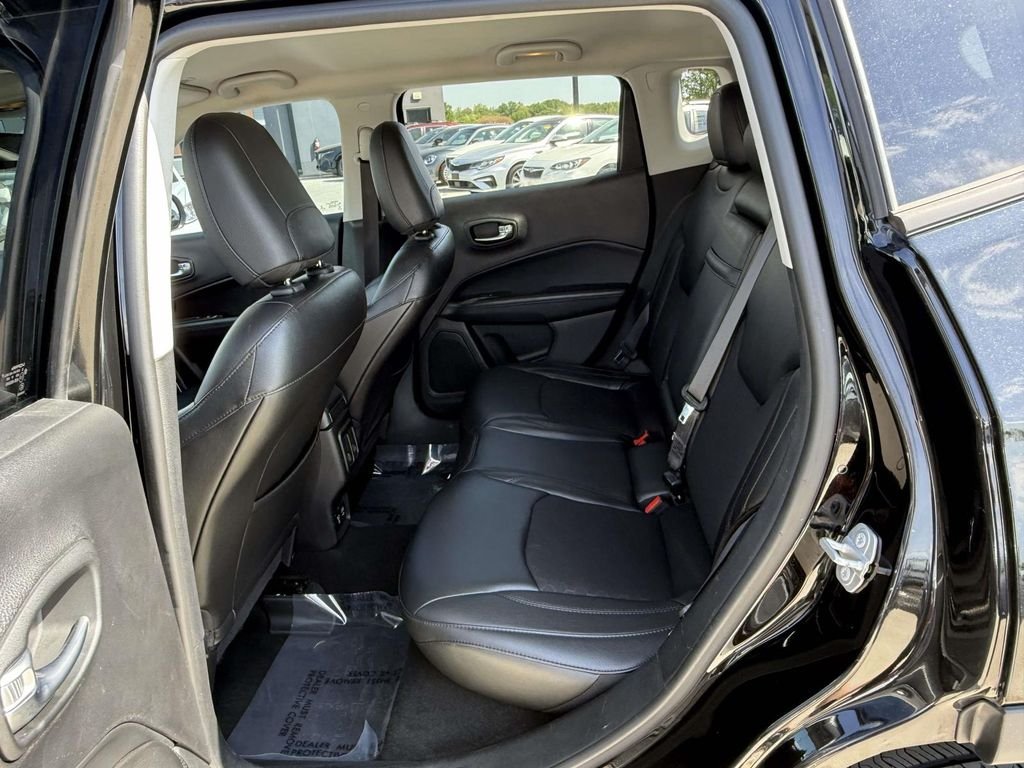 Used 2018 Black Jeep Latitude image 14