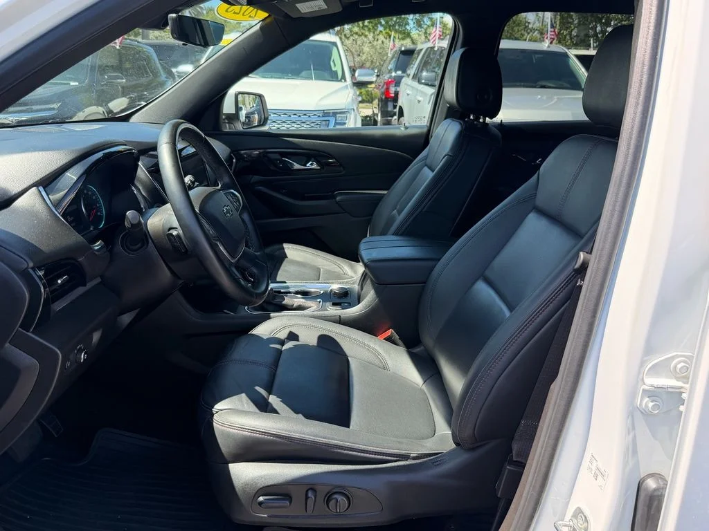 Used 2023 White Chevrolet RS image 10