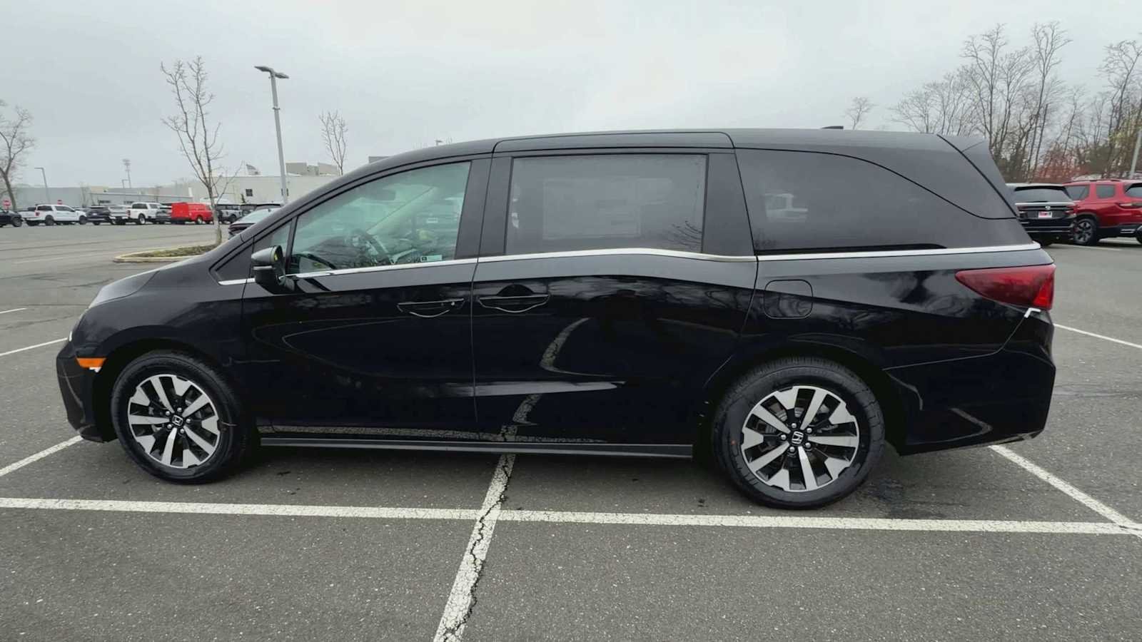 2026 Honda Odyssey EX-L - Photo 5