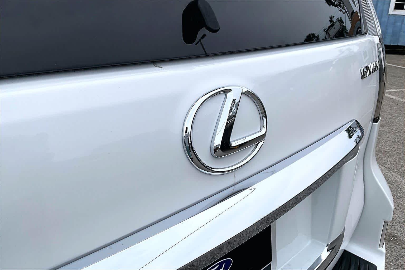 Used 2015 Starfire Pearl Lexus  image 28
