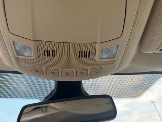 Used 2022 Silver Metallic Ford SEL image 17
