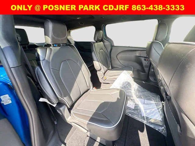 New 2027 Hydro Blue Pearl-Coat Exterior Paint Chrysler Limited image 29